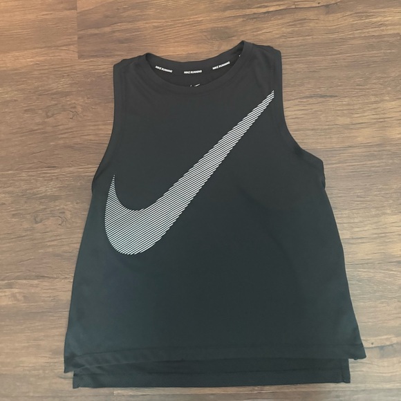 Nike Tops - Nike City Core Dry Metallic‎ Logo Tank